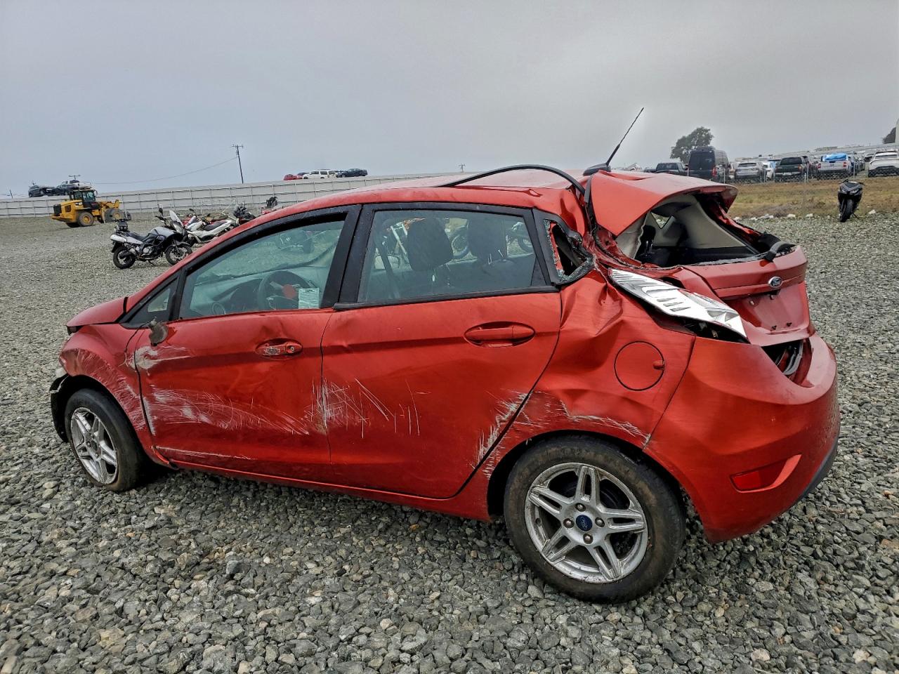 2019 FORD FIESTA SE photo 2