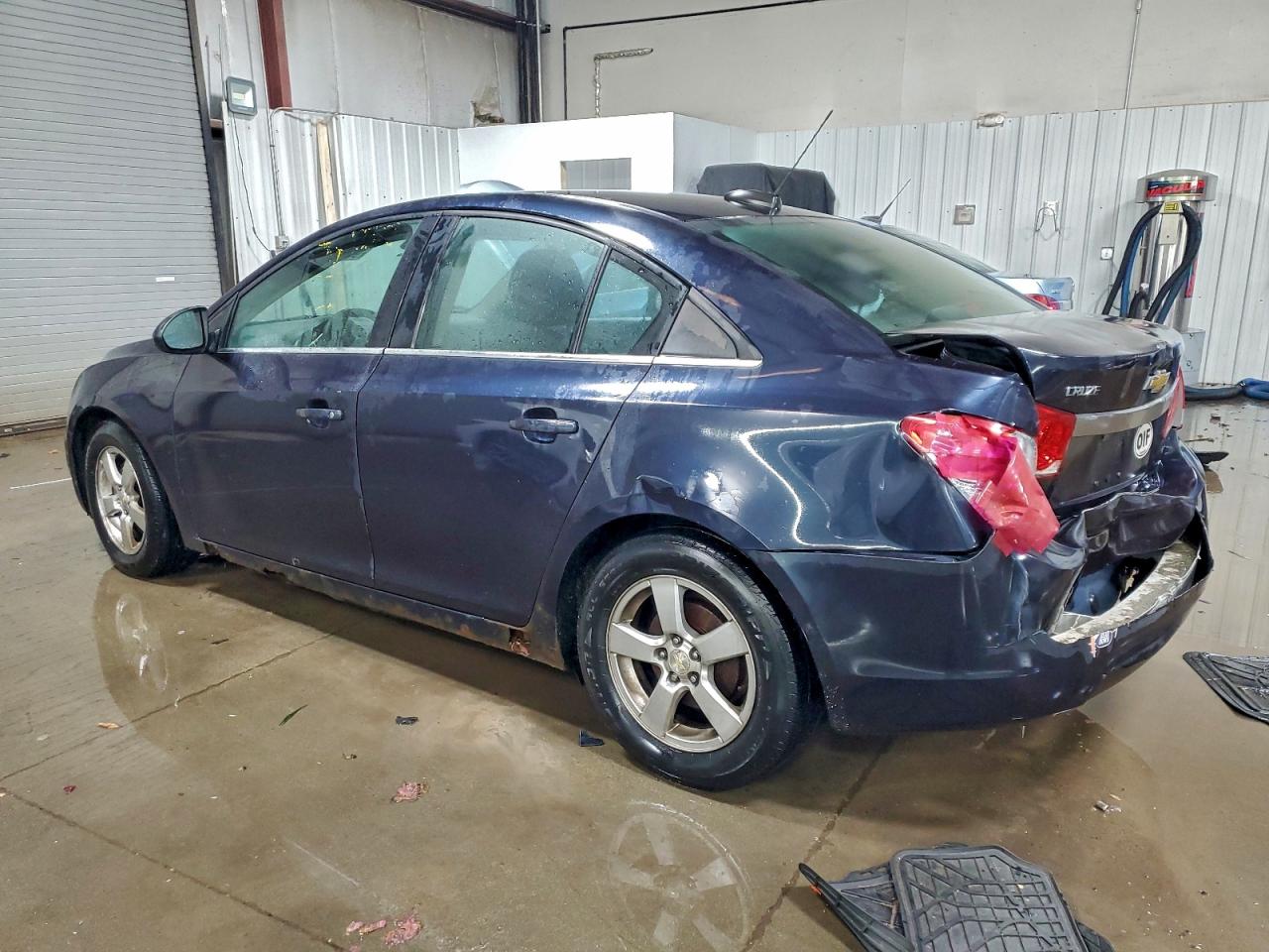 2015 CHEVROLET CRUZE LT photo 2