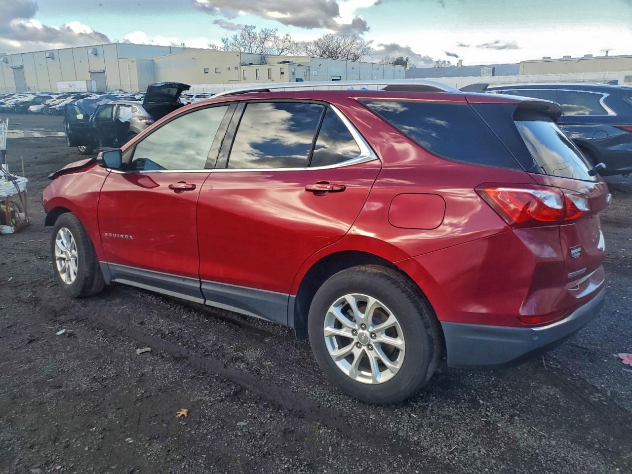 2018 CHEVROLET EQUINOX LT photo 2