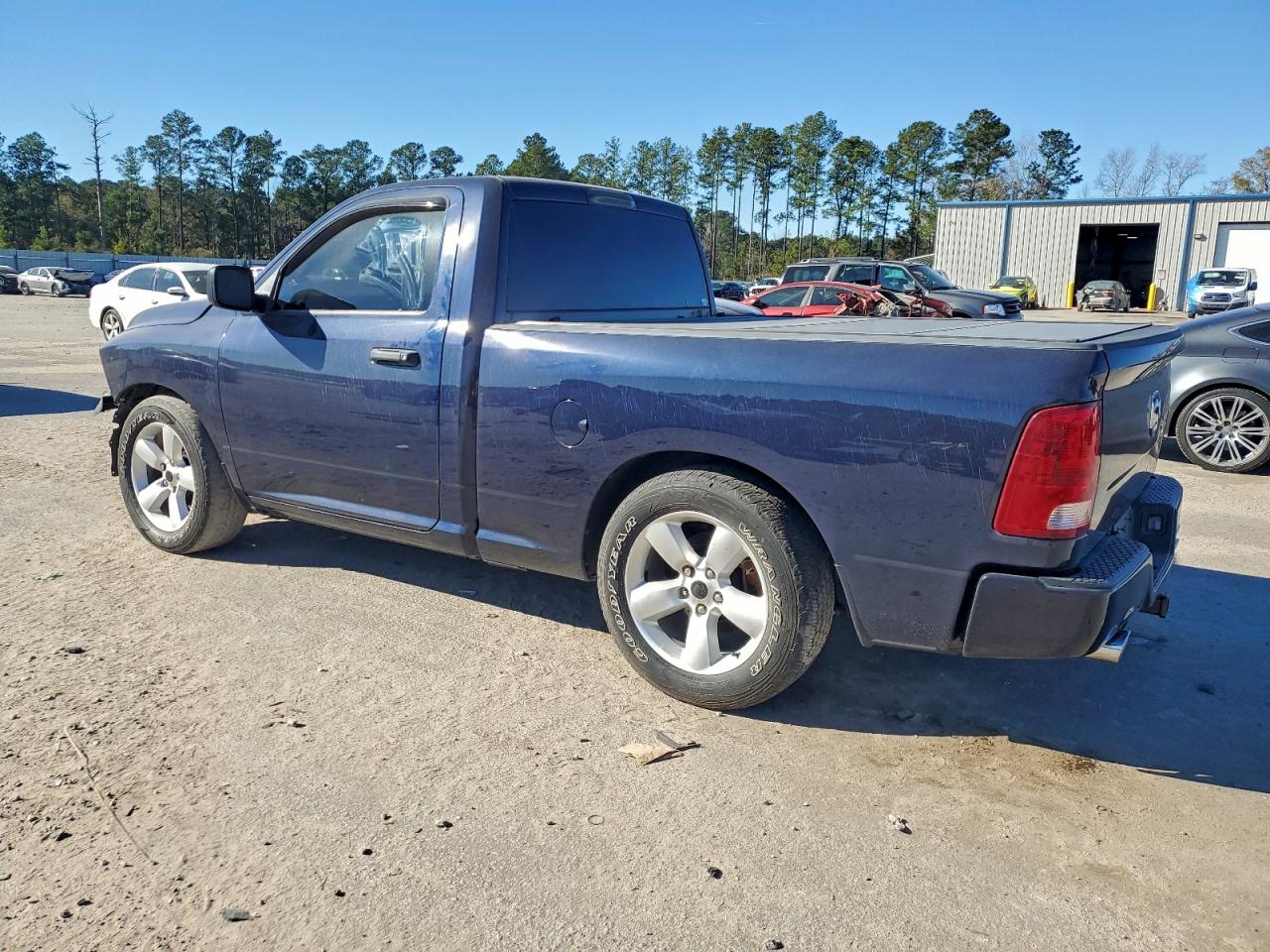 2017 RAM 1500 ST photo 3