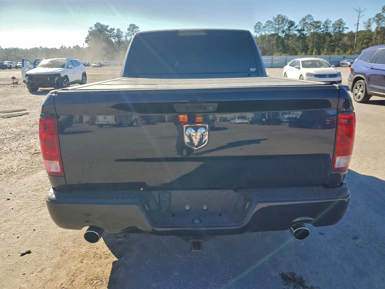 2017 RAM 1500 ST photo 11