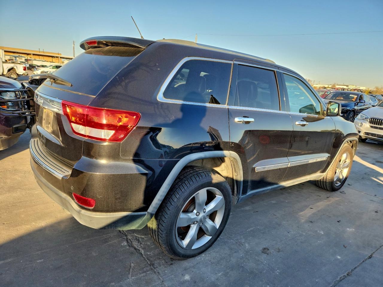 2012 JEEP GRAND CHEROKEE OVERLAND photo 3