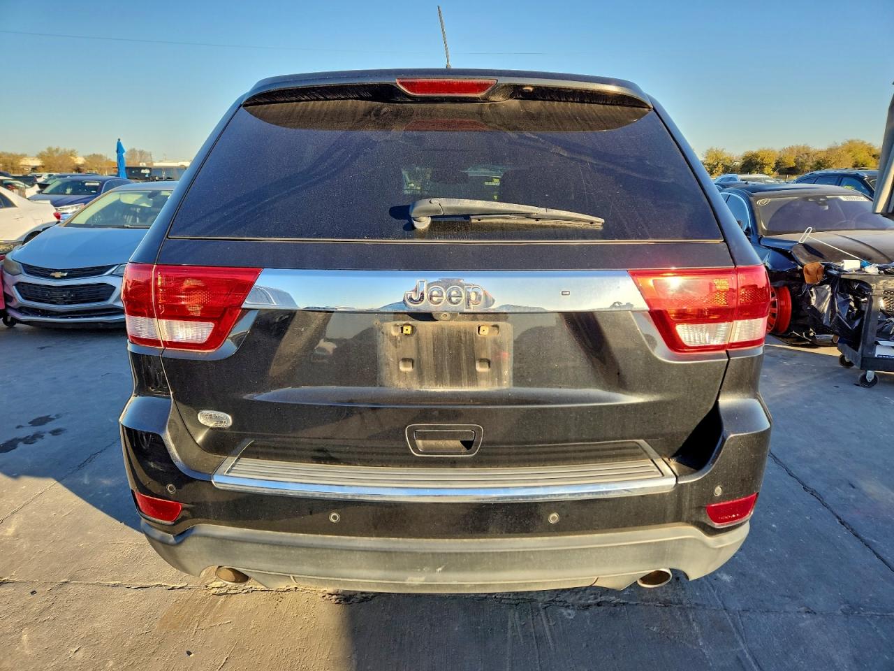 2012 JEEP GRAND CHEROKEE OVERLAND photo 6