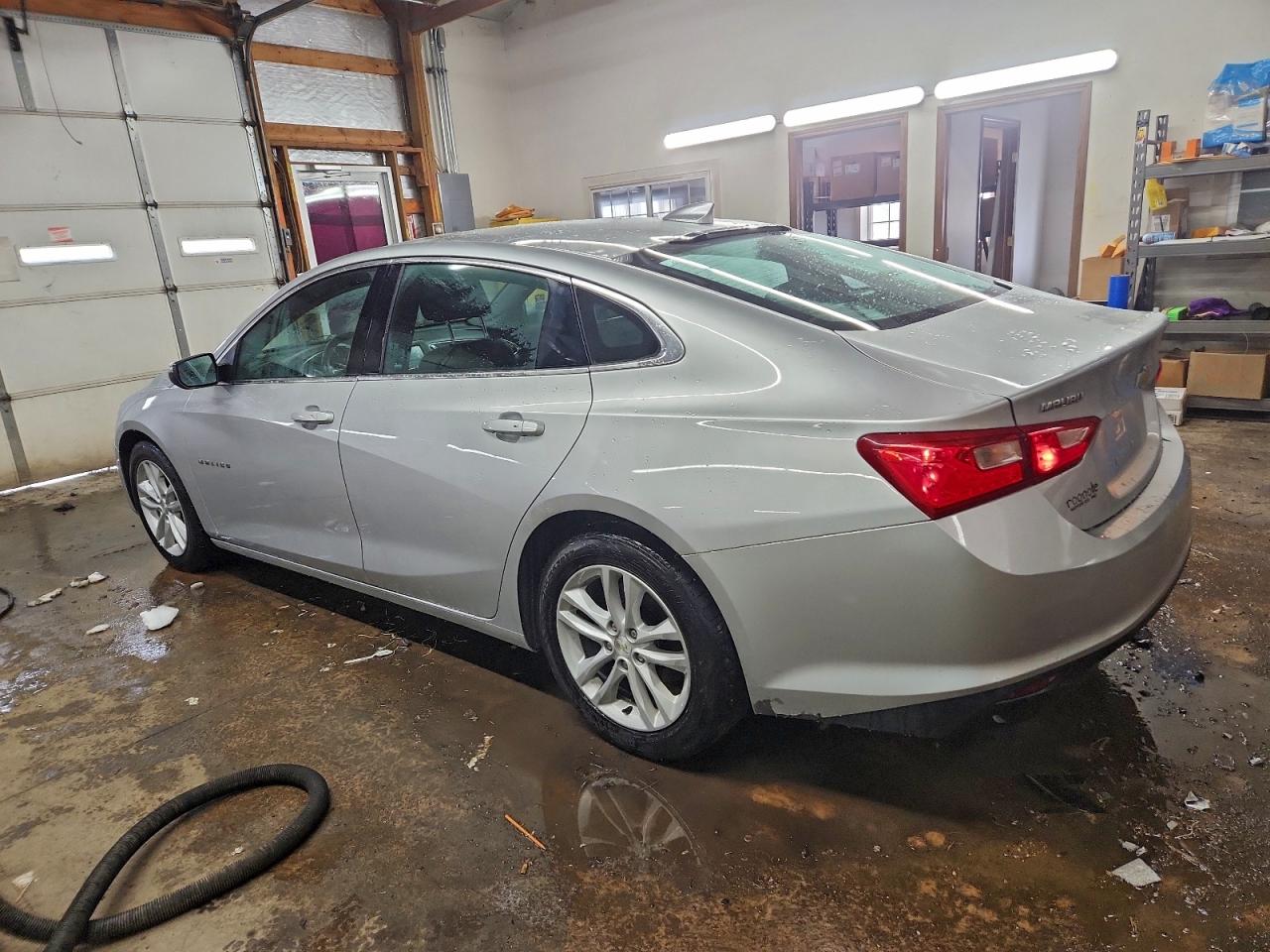 2016 CHEVROLET MALIBU LT photo 2