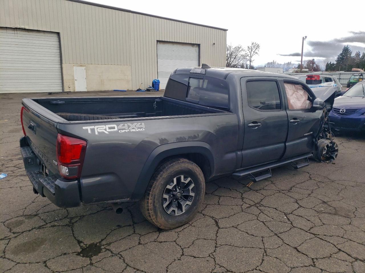 2019 TOYOTA TACOMA DOUBLE CAB photo 3