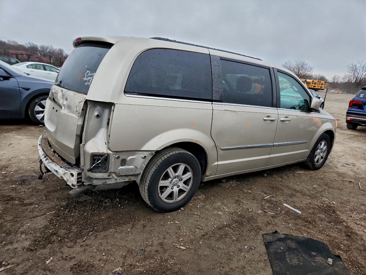 2013 CHRYSLER TOWN & COUNTRY TOURING photo 5