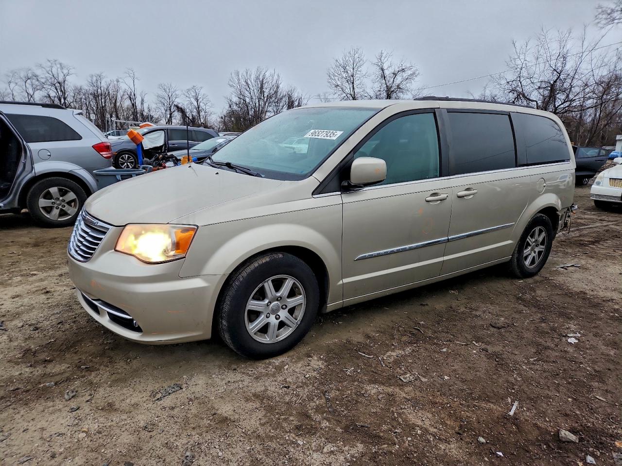 2013 CHRYSLER TOWN & COUNTRY TOURING — REAR END damage — photo 1