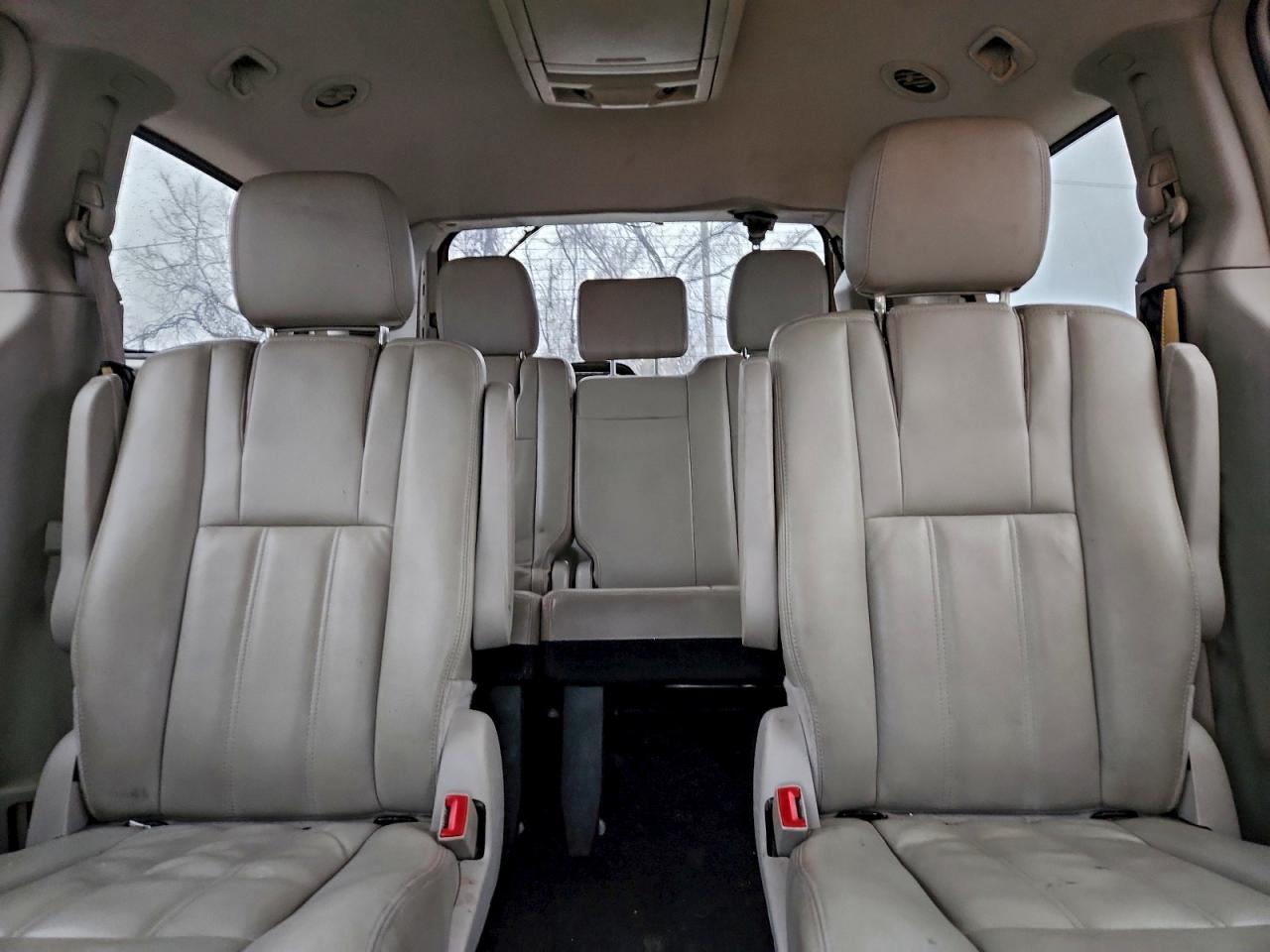 2013 CHRYSLER TOWN & COUNTRY TOURING photo 19