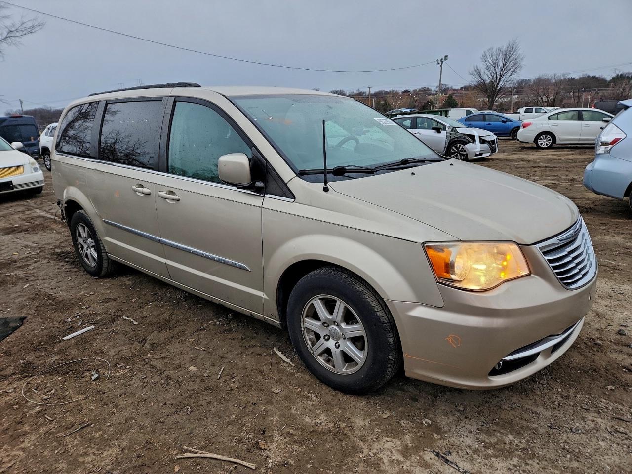 2013 CHRYSLER TOWN & COUNTRY TOURING photo 7