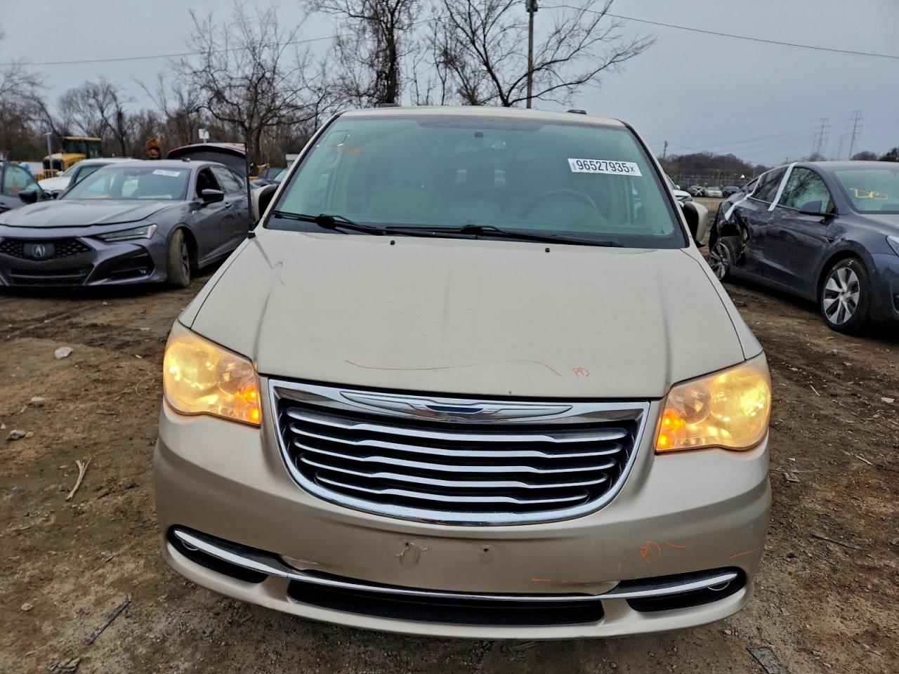 2013 CHRYSLER TOWN & COUNTRY TOURING photo 9