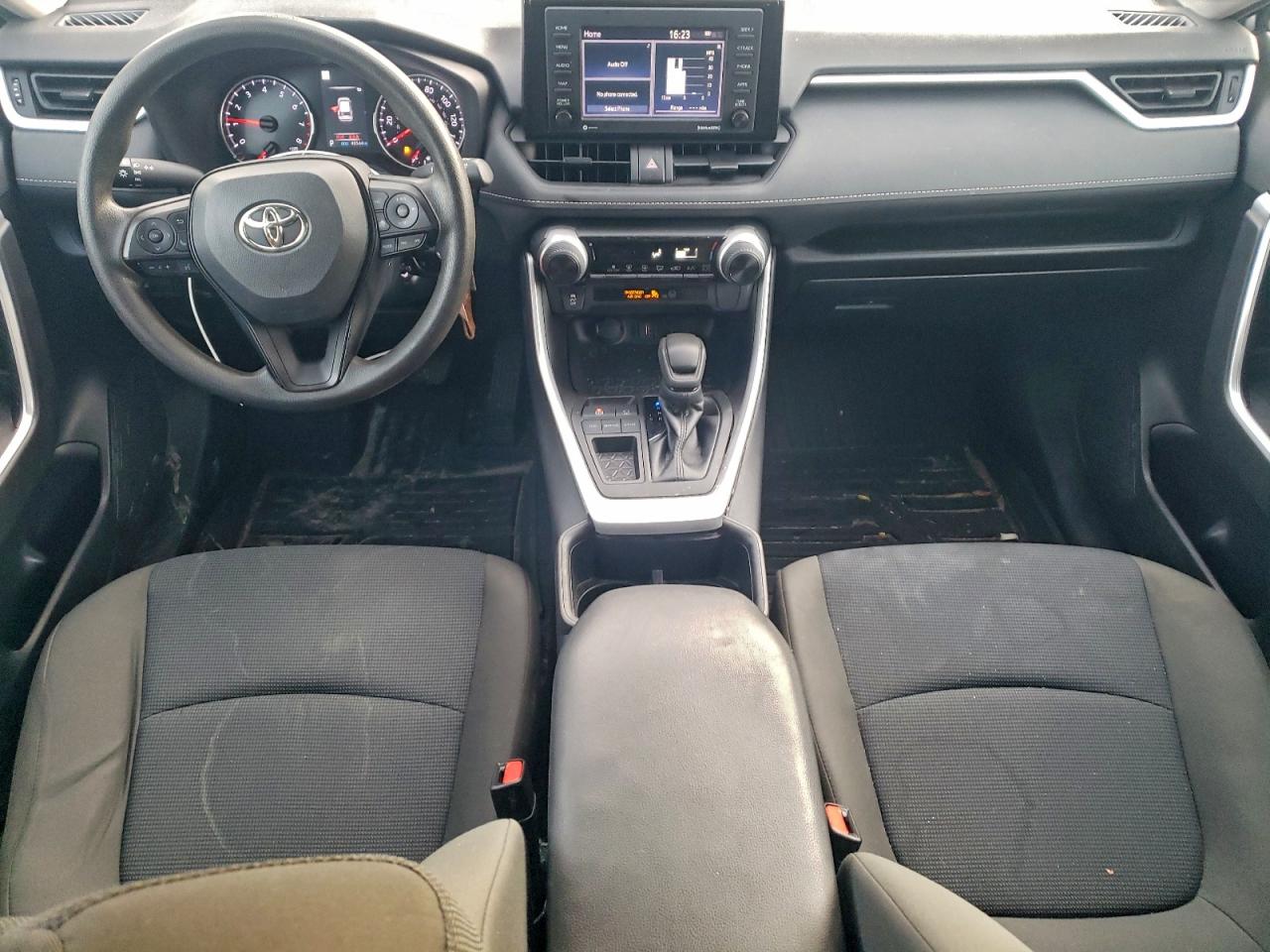 2022 TOYOTA RAV4 LE photo 8