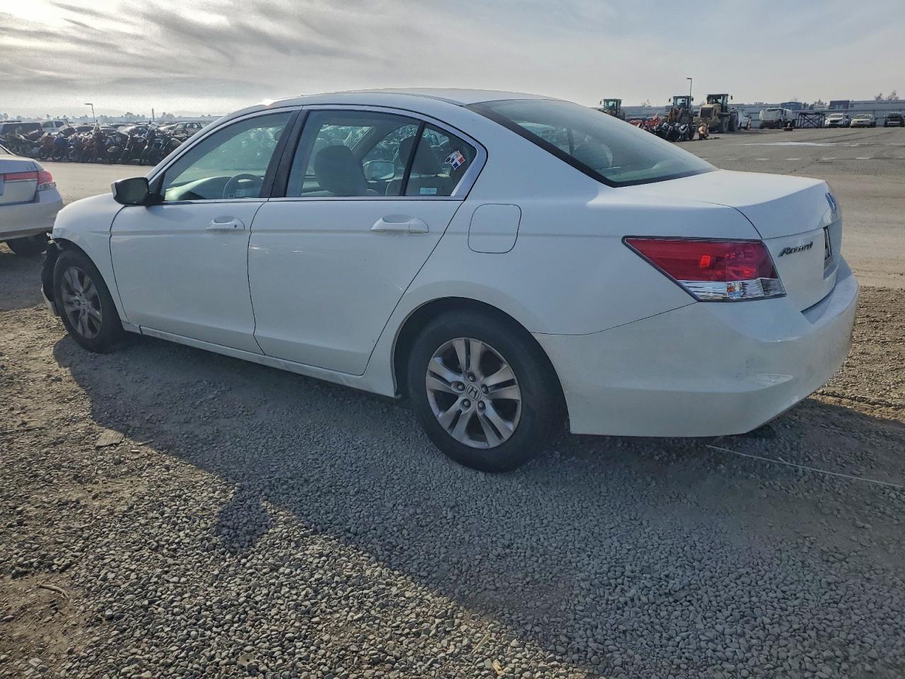 2010 HONDA ACCORD LXP photo 2