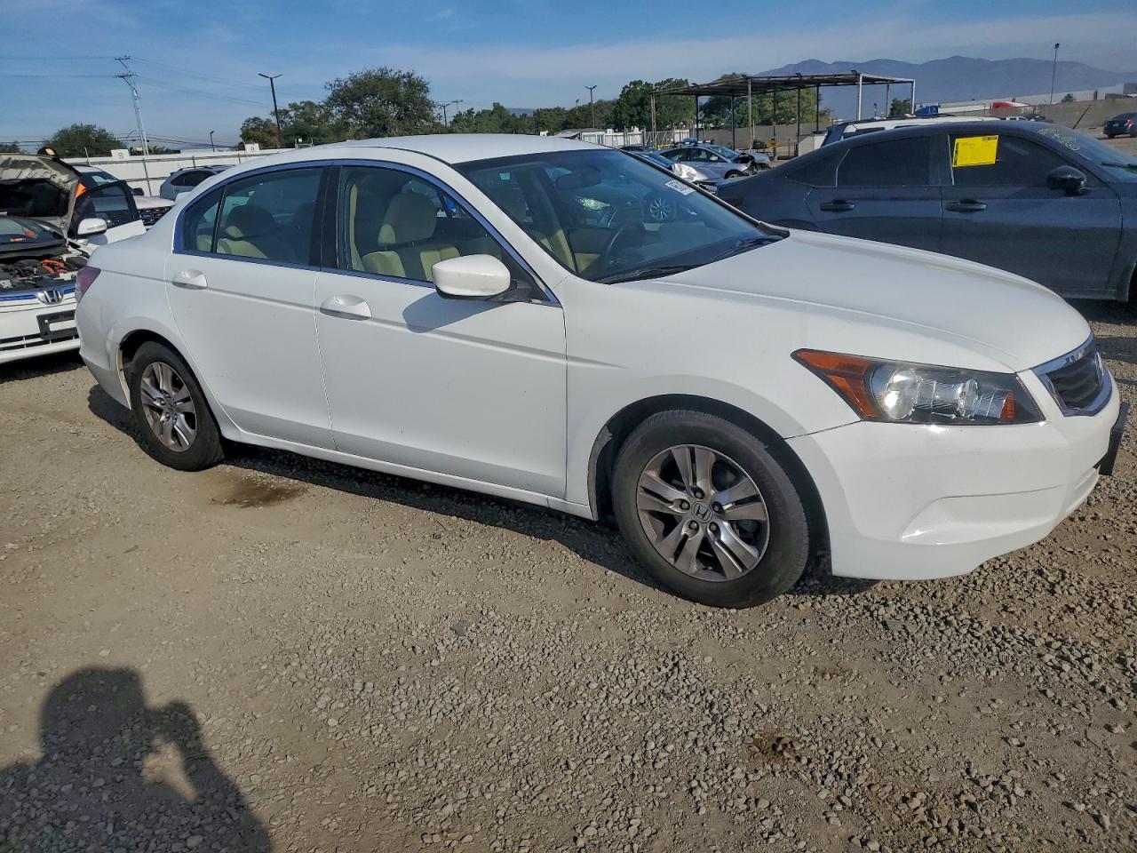 2010 HONDA ACCORD LXP photo 4