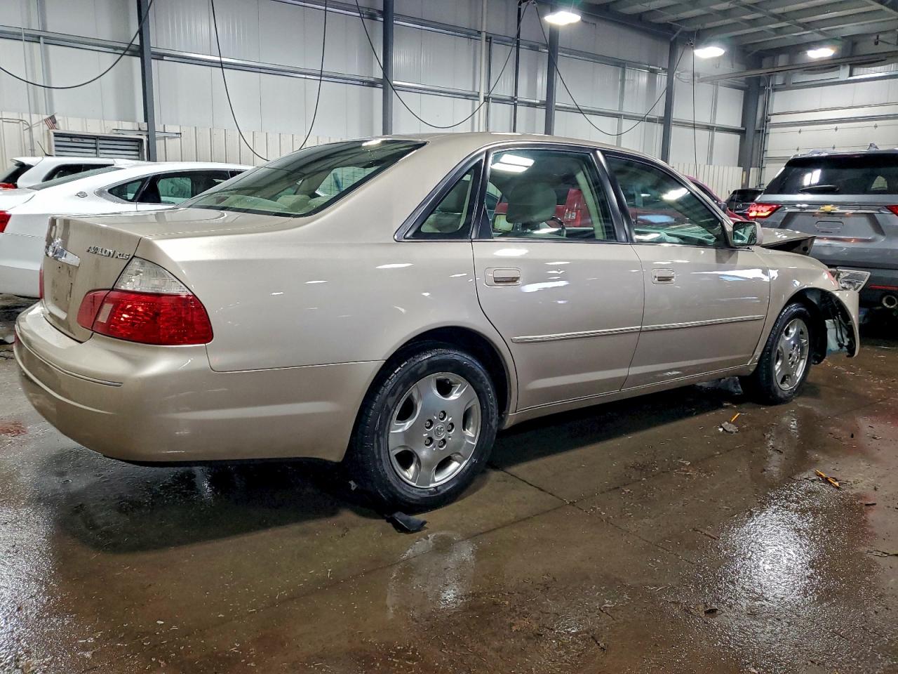 2004 TOYOTA AVALON XL photo 3
