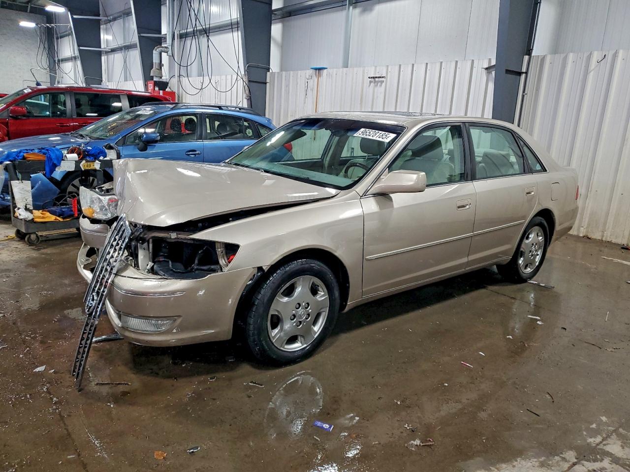 2004 TOYOTA AVALON