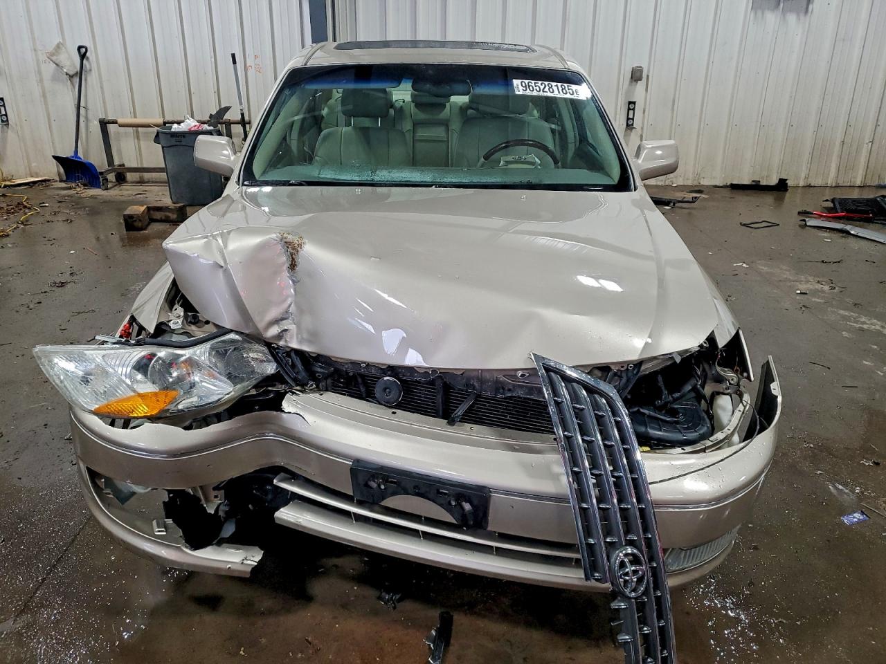 2004 TOYOTA AVALON XL photo 5