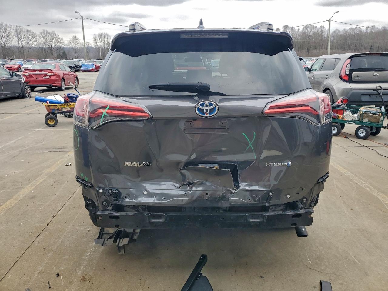 2018 TOYOTA RAV4 HV LE photo 6
