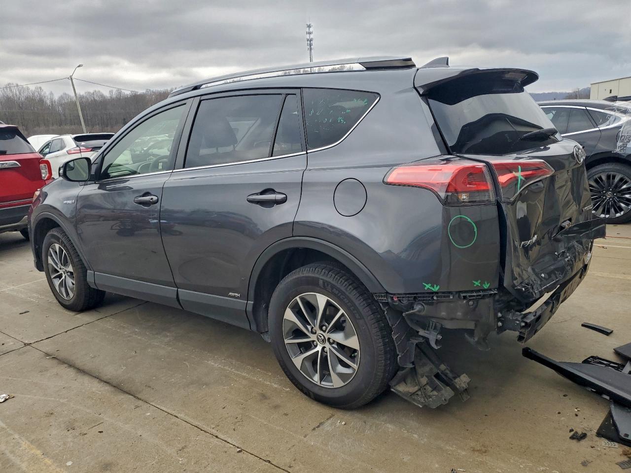 2018 TOYOTA RAV4 HV LE photo 2
