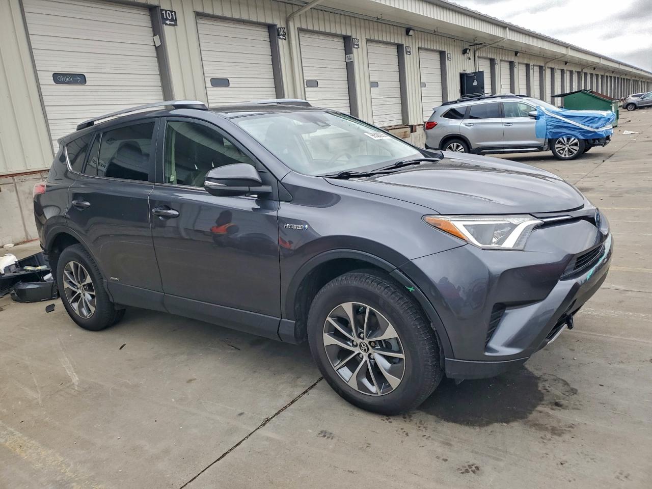 2018 TOYOTA RAV4 HV LE photo 4