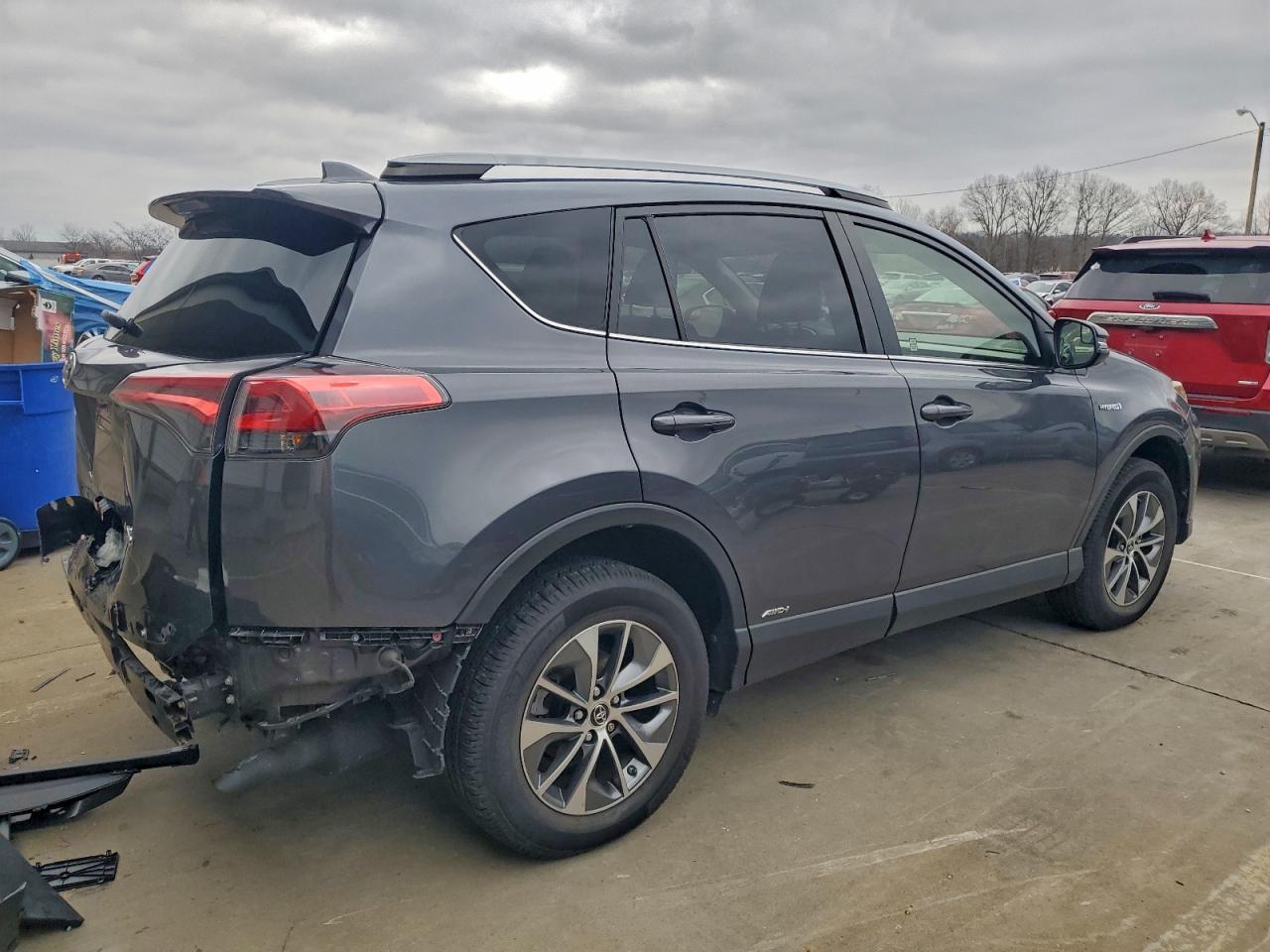 2018 TOYOTA RAV4 HV LE photo 3