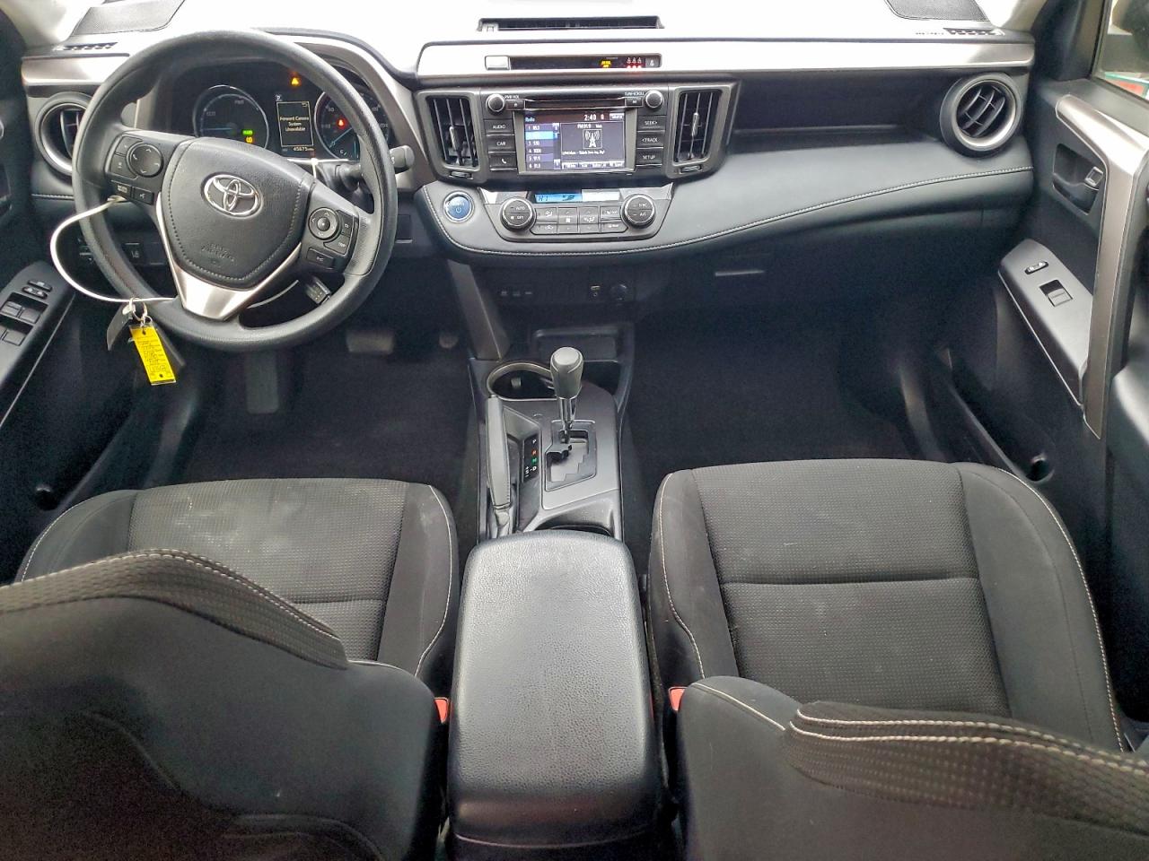 2018 TOYOTA RAV4 HV LE photo 8