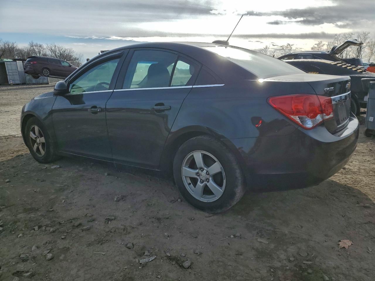 2015 CHEVROLET CRUZE LT photo 2