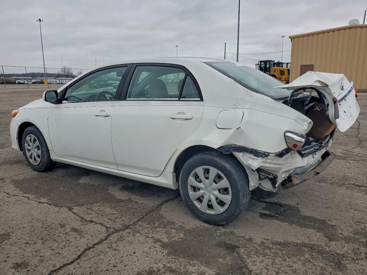 2011 TOYOTA COROLLA BASE photo 2