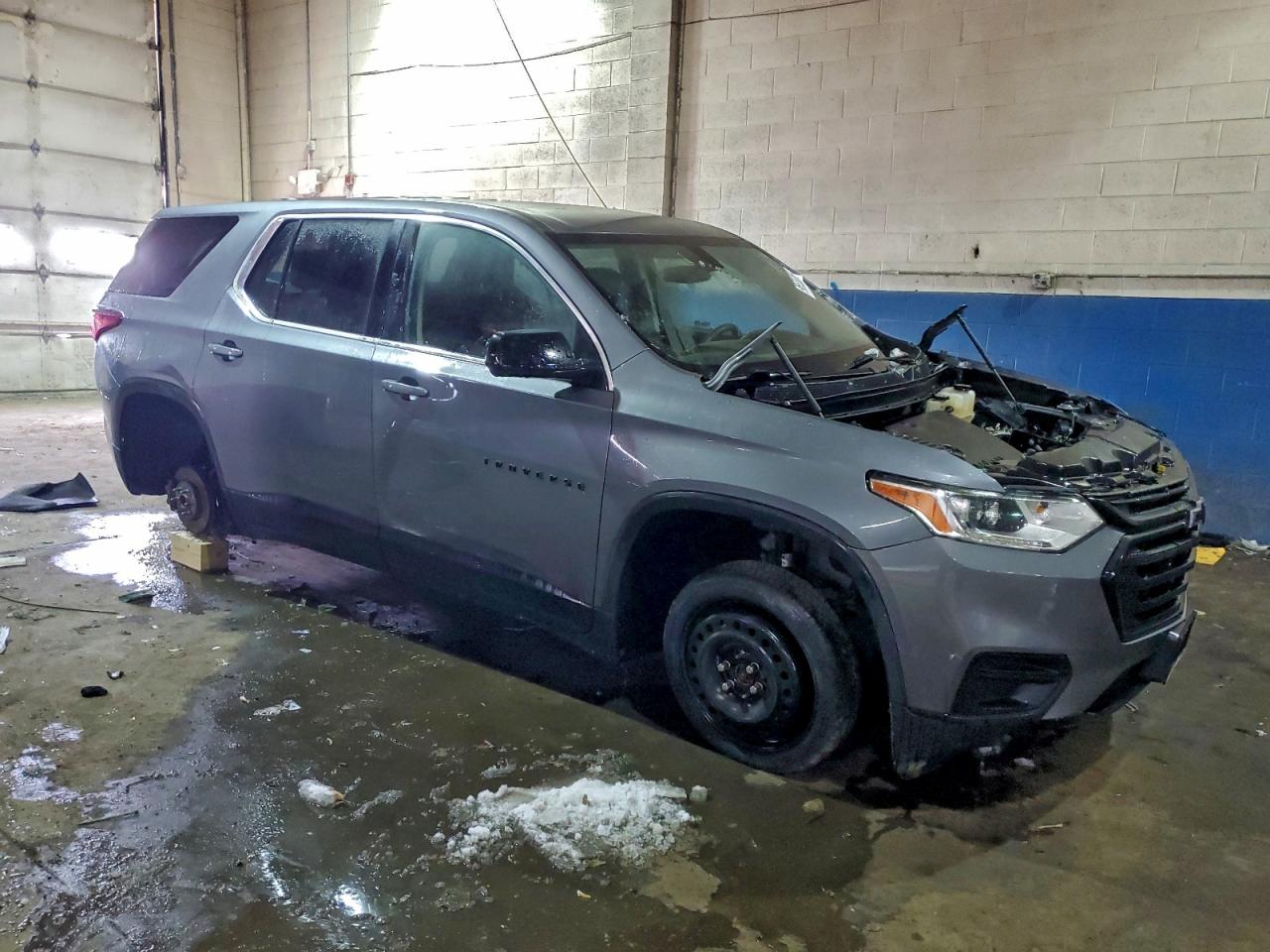 2019 CHEVROLET TRAVERSE LS photo 4