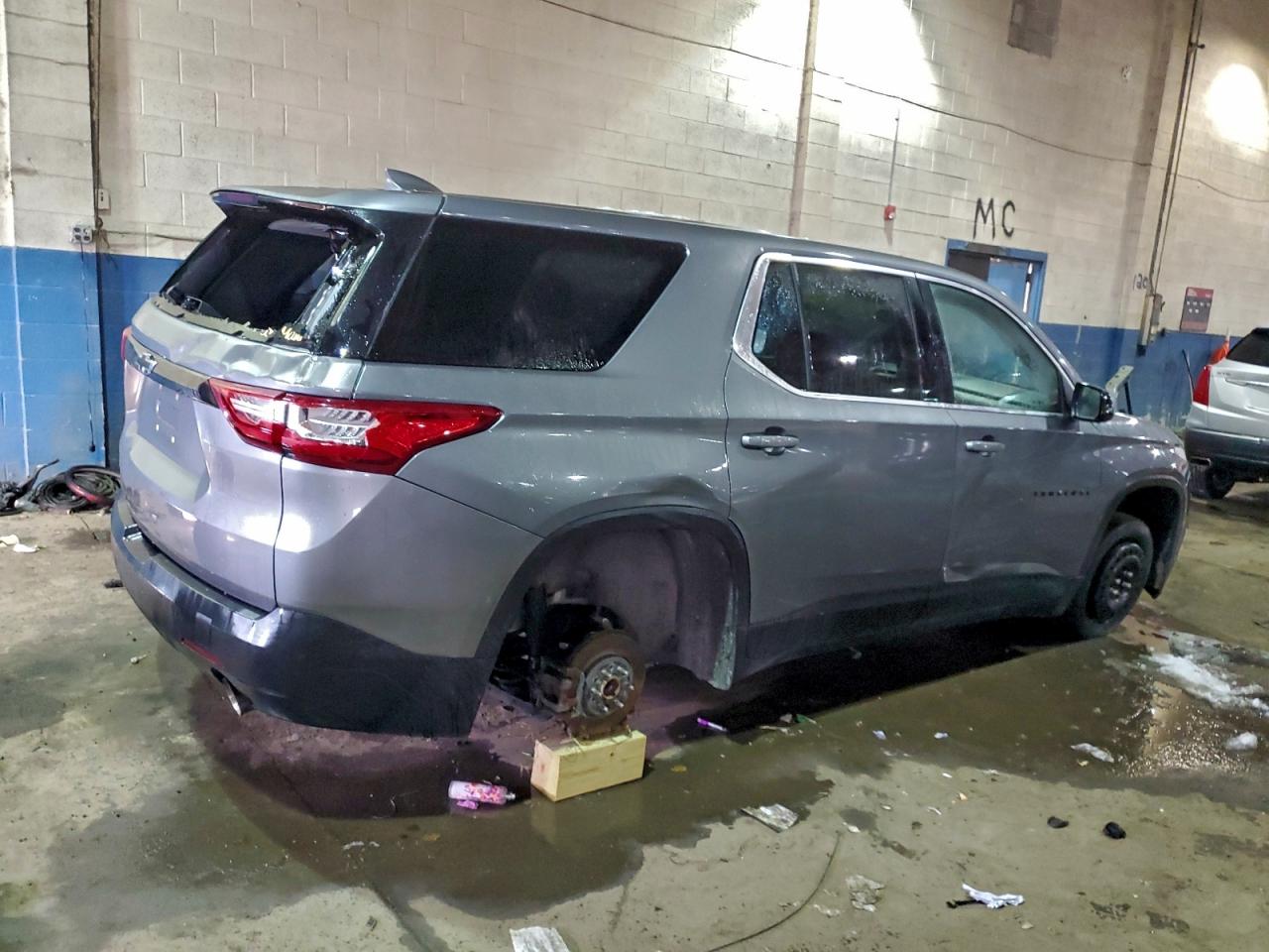 2019 CHEVROLET TRAVERSE LS photo 3