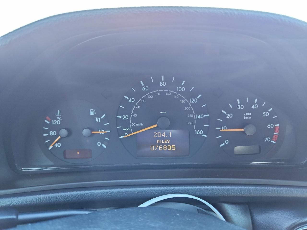 2002 MERCEDES-BENZ CLK 320 photo 9
