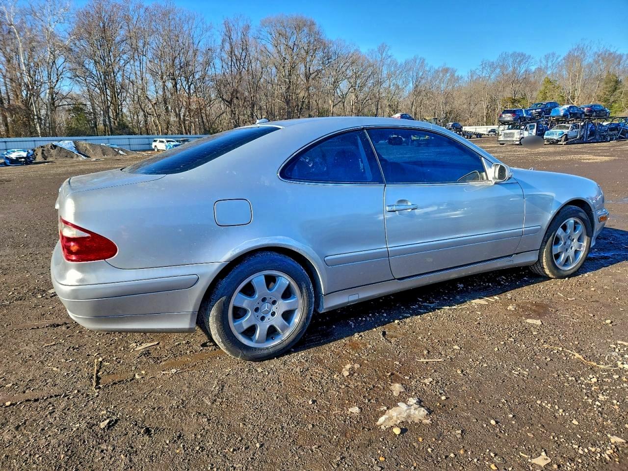 2002 MERCEDES-BENZ CLK 320 photo 3