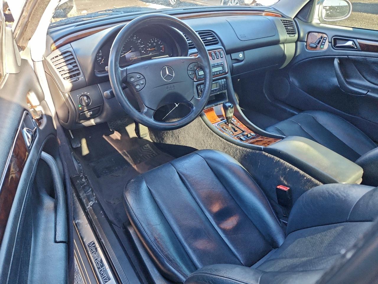 2002 MERCEDES-BENZ CLK 320 photo 8