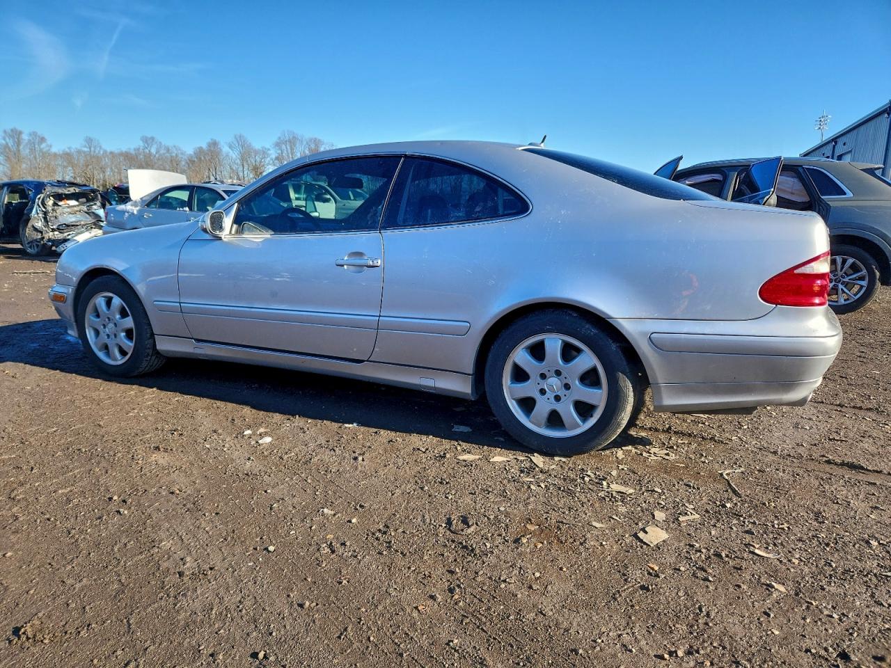 2002 MERCEDES-BENZ CLK 320 photo 2