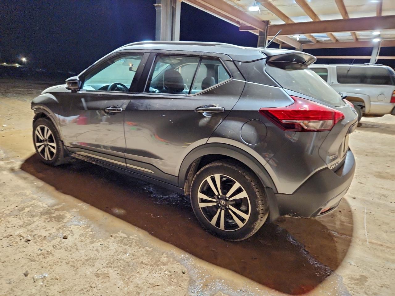 2019 NISSAN KICKS S photo 2