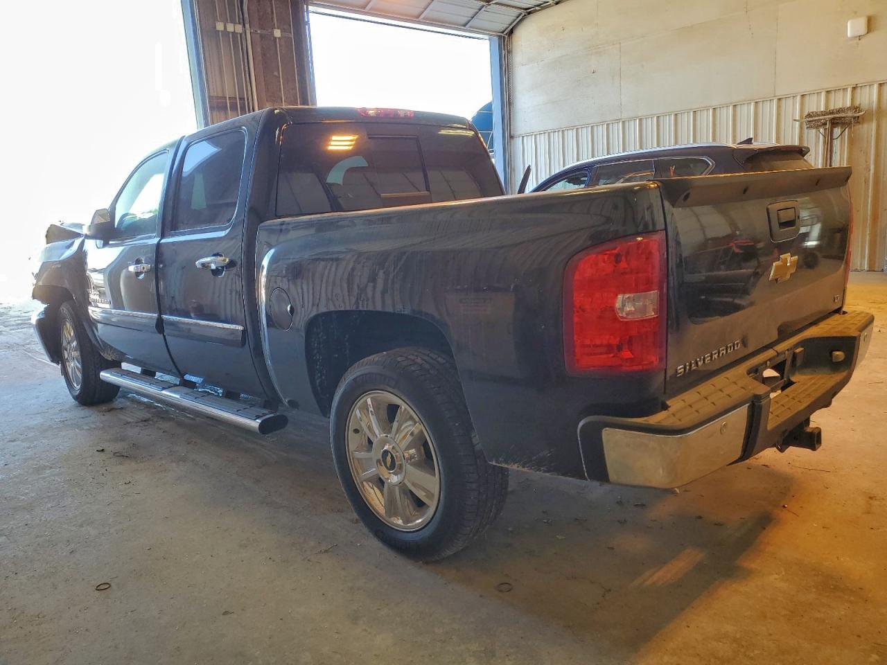 2013 CHEVROLET SILVERADO C1500 LT photo 2