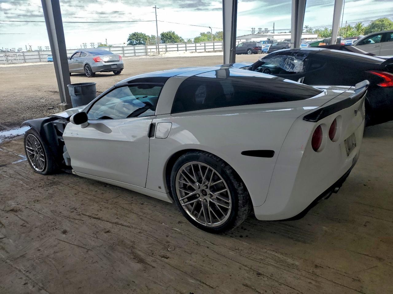2009 CHEVROLET CORVETTE photo 2