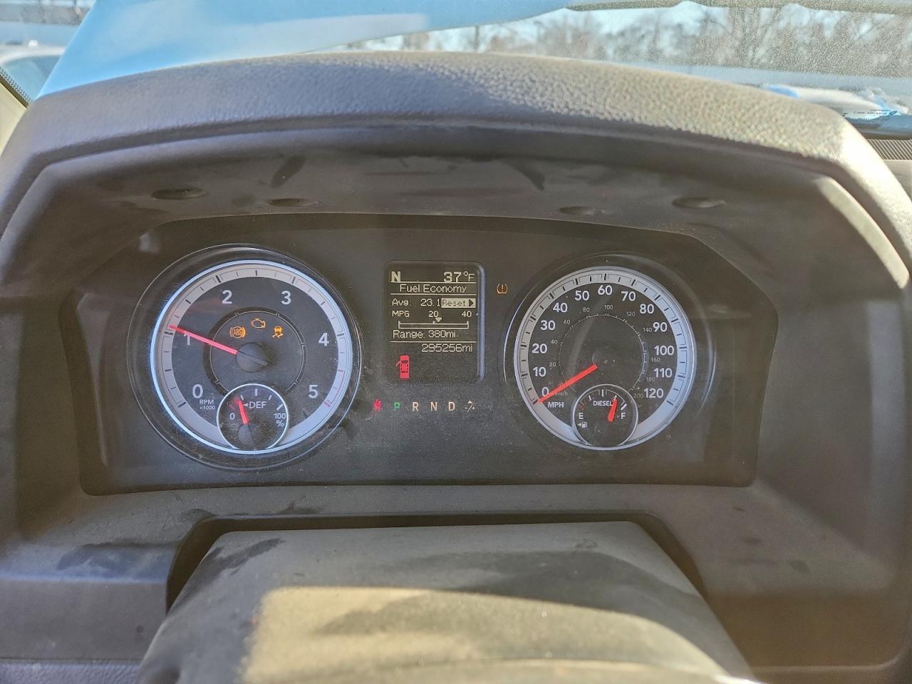 2016 RAM 1500 SLT photo 25