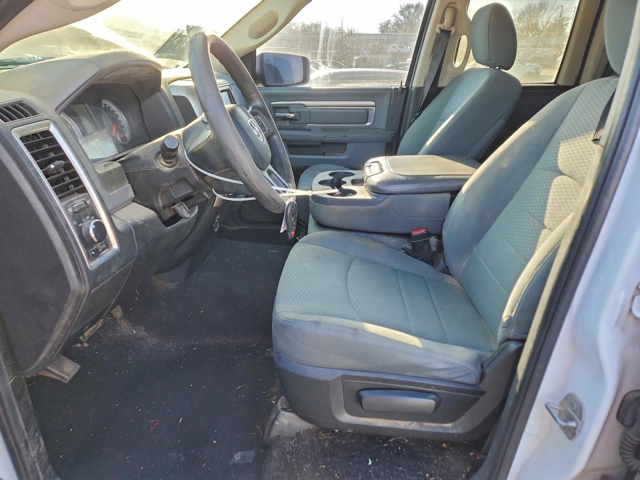 2016 RAM 1500 SLT photo 19