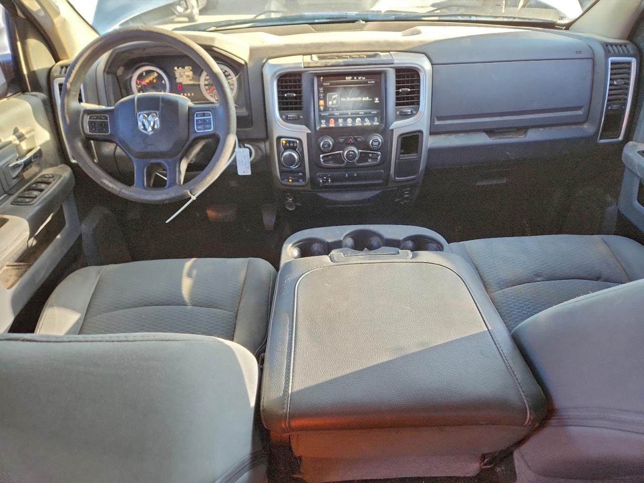 2016 RAM 1500 SLT photo 22