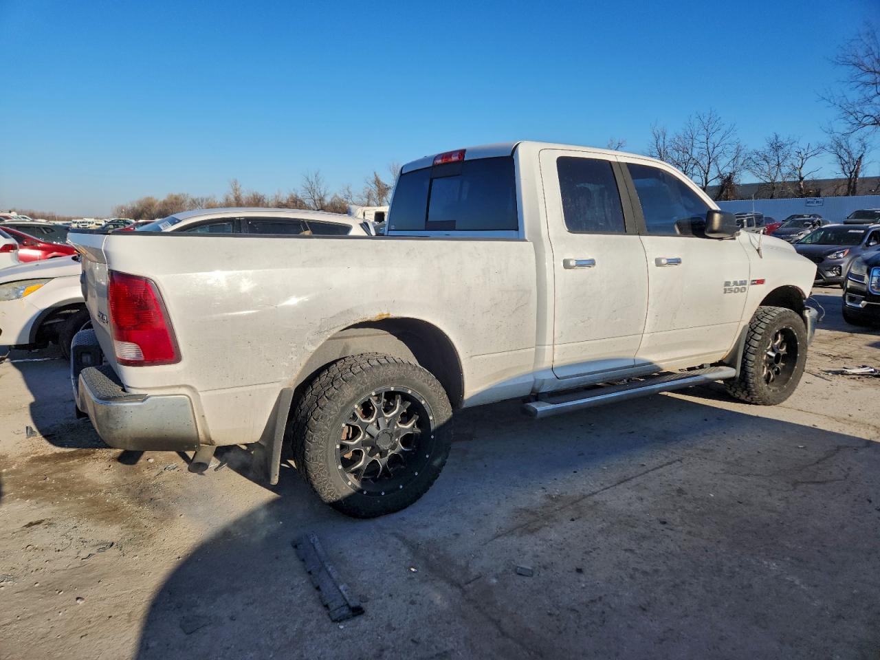 2016 RAM 1500 SLT photo 7