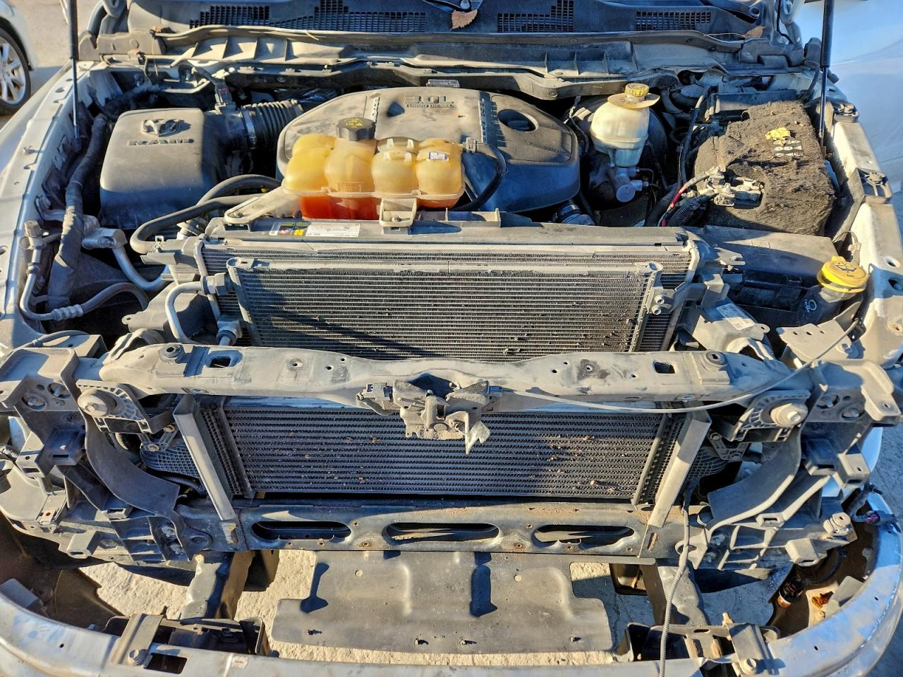 2016 RAM 1500 SLT photo 34