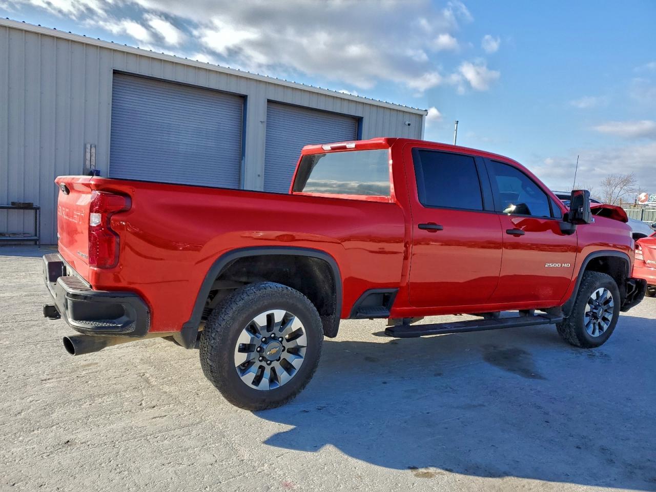 2025 CHEVROLET SILVERADO K2500 CUSTOM photo 3