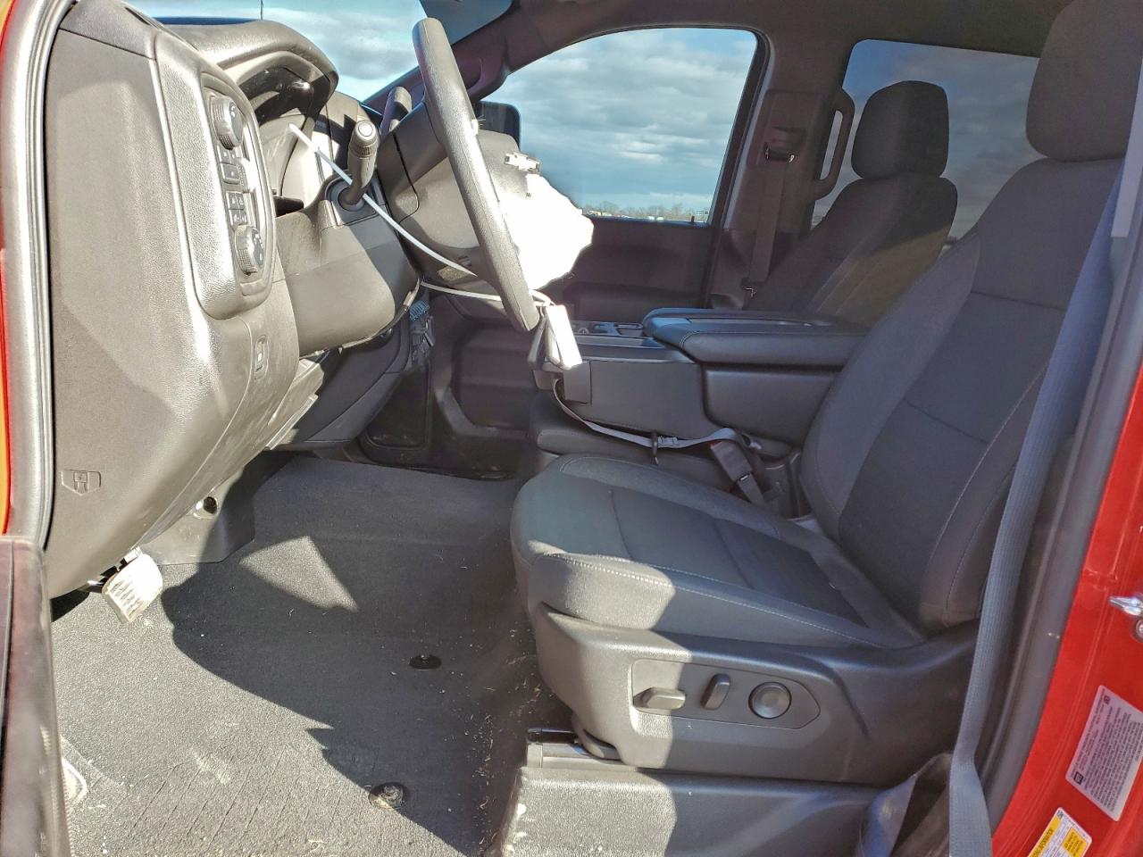 2025 CHEVROLET SILVERADO K2500 CUSTOM photo 7