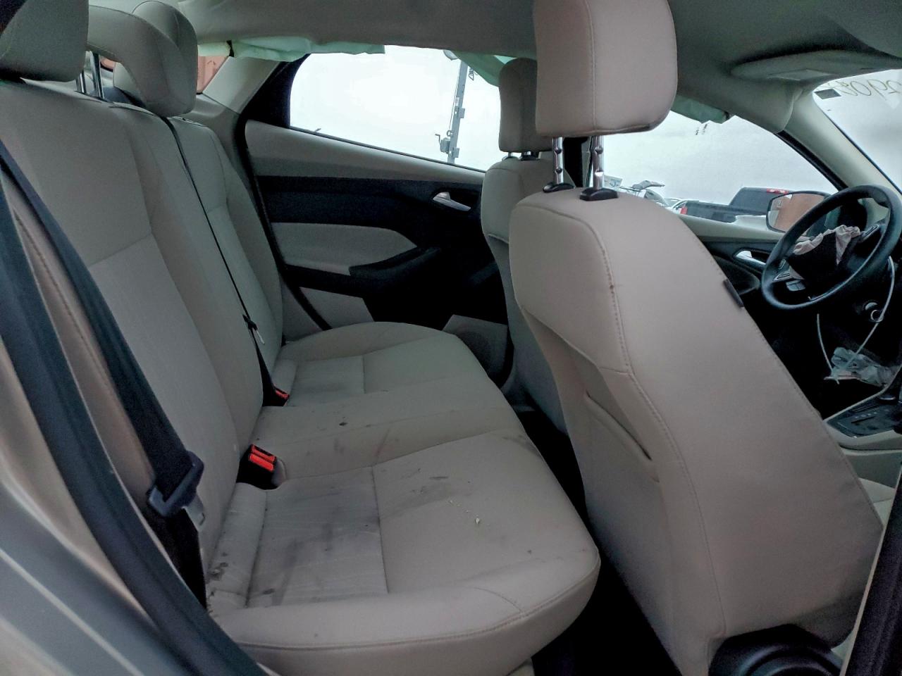 2015 FORD FOCUS SE photo 10