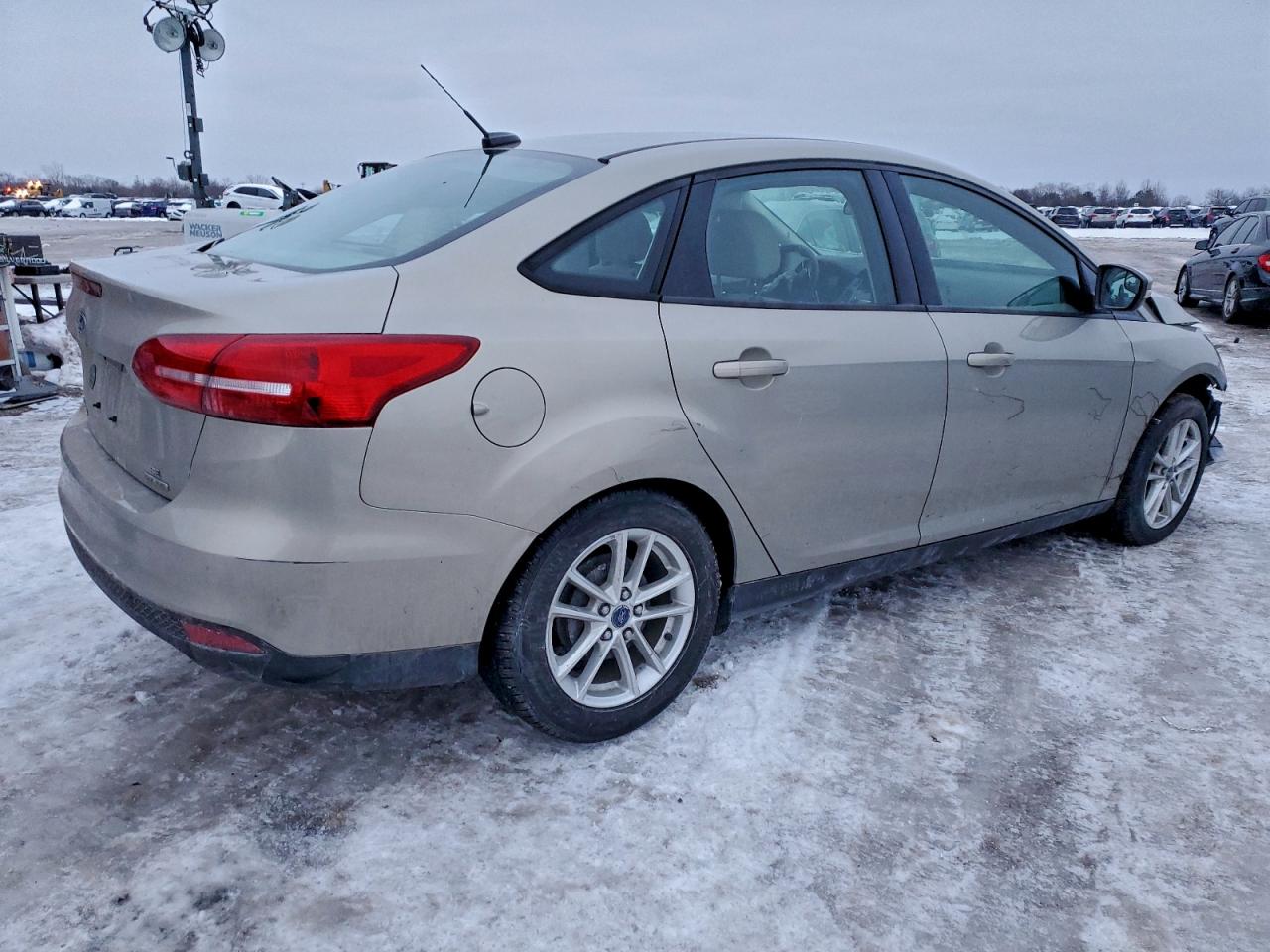 2015 FORD FOCUS SE photo 3