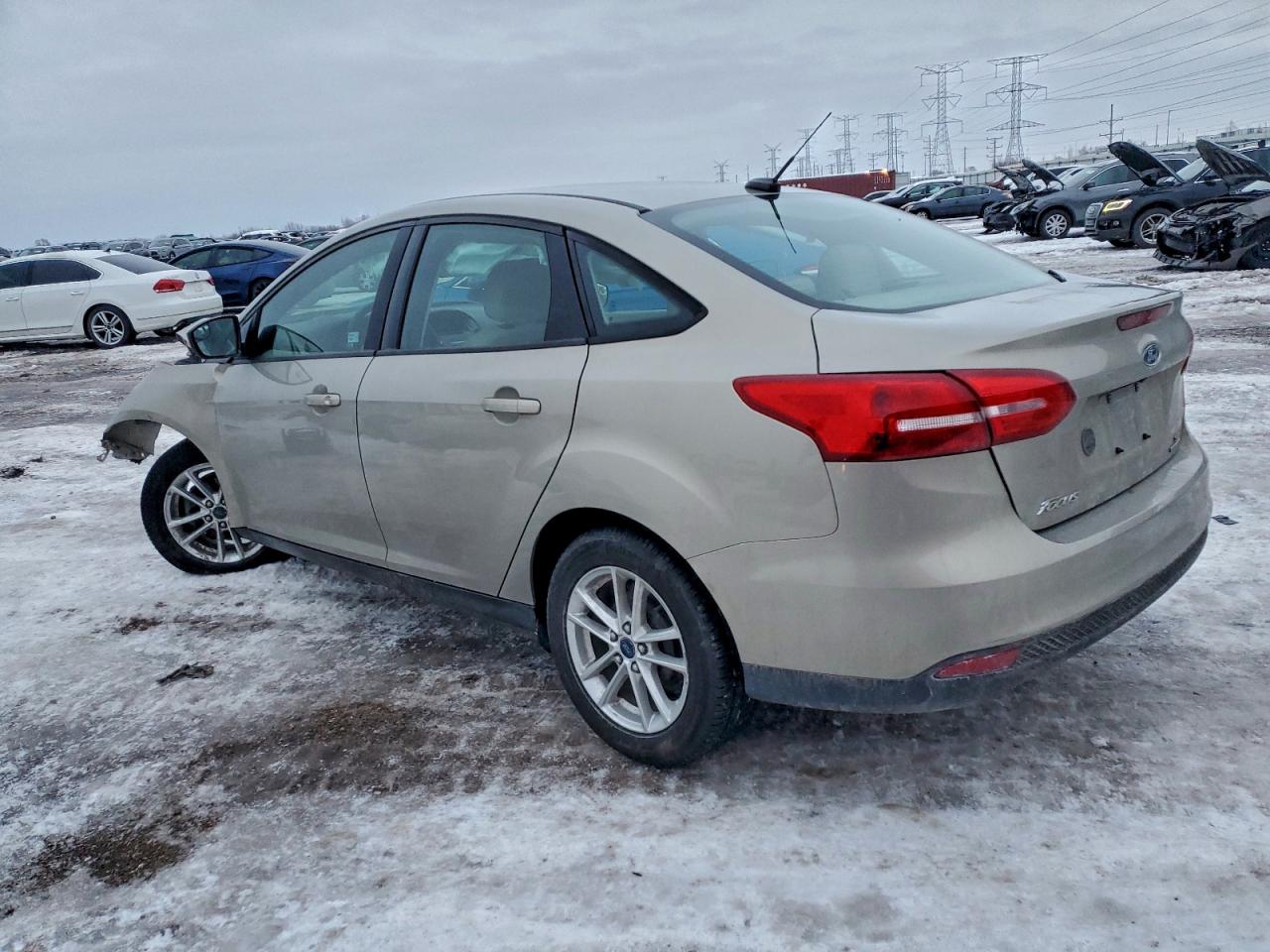 2015 FORD FOCUS SE photo 2