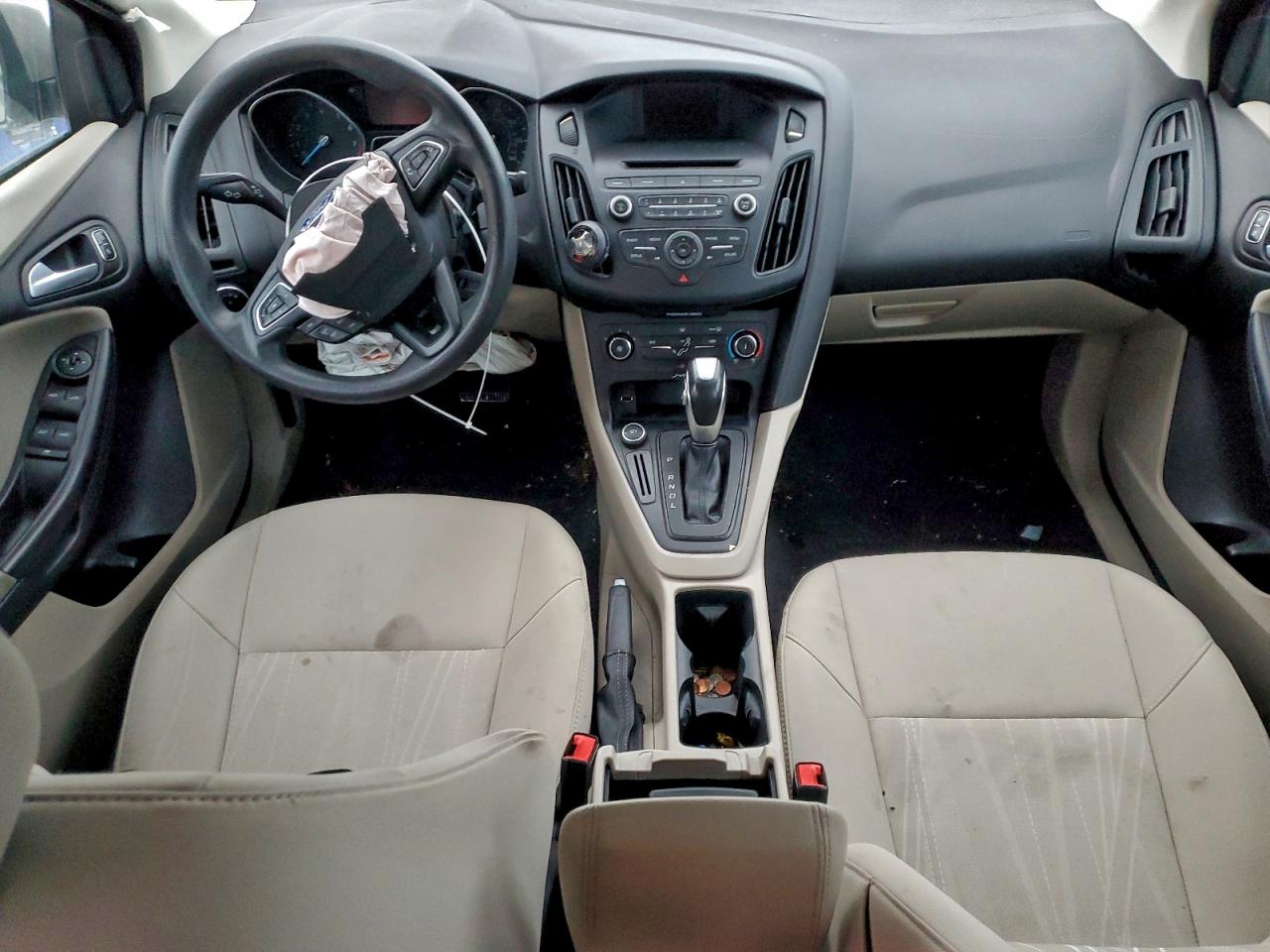 2015 FORD FOCUS SE photo 8