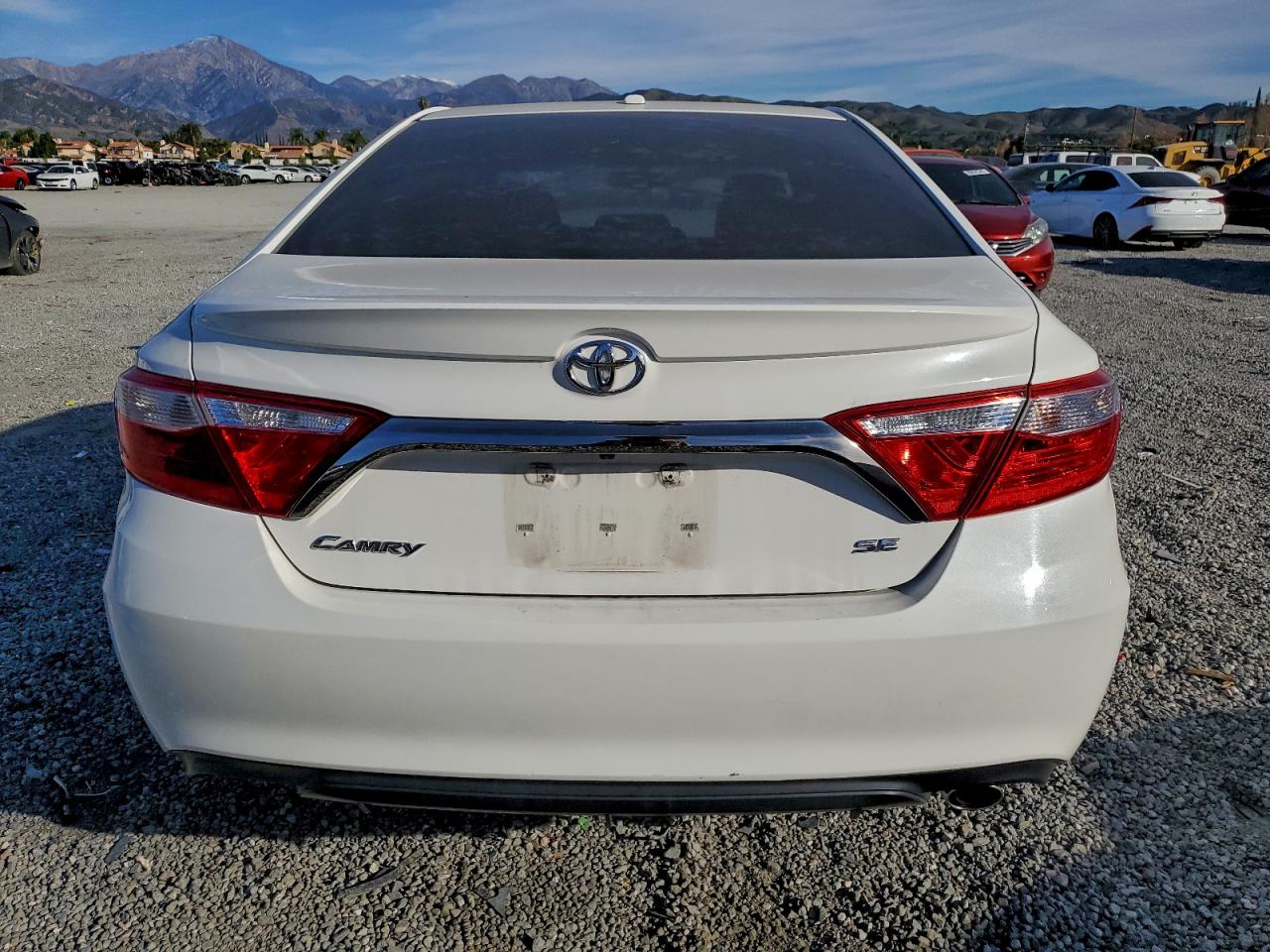2015 TOYOTA CAMRY LE photo 6