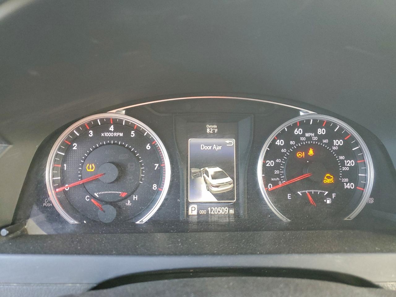 2015 TOYOTA CAMRY LE photo 9