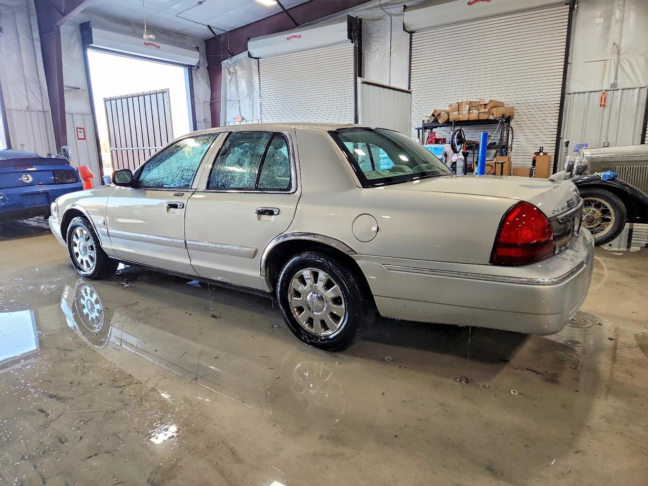 2007 MERCURY GRAND MARQUIS LS photo 2